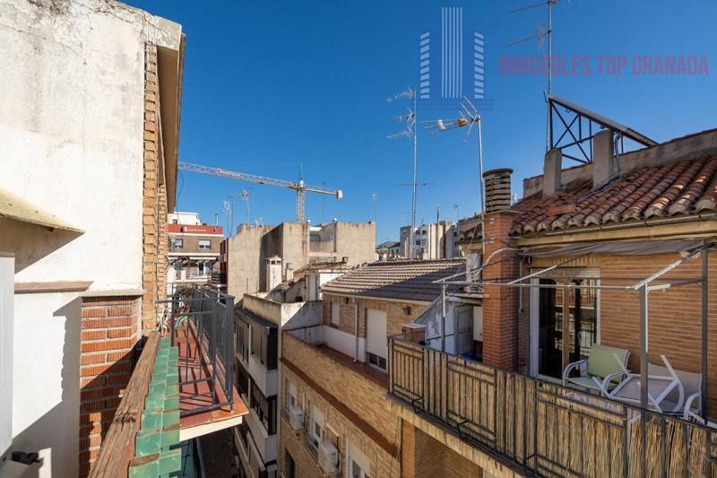 For sale of flat in Granada