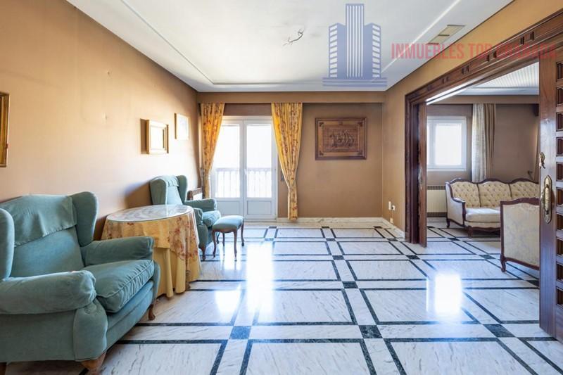 For sale of flat in Granada