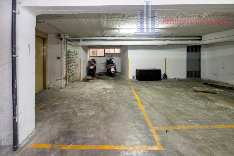 For sale of flat in Granada