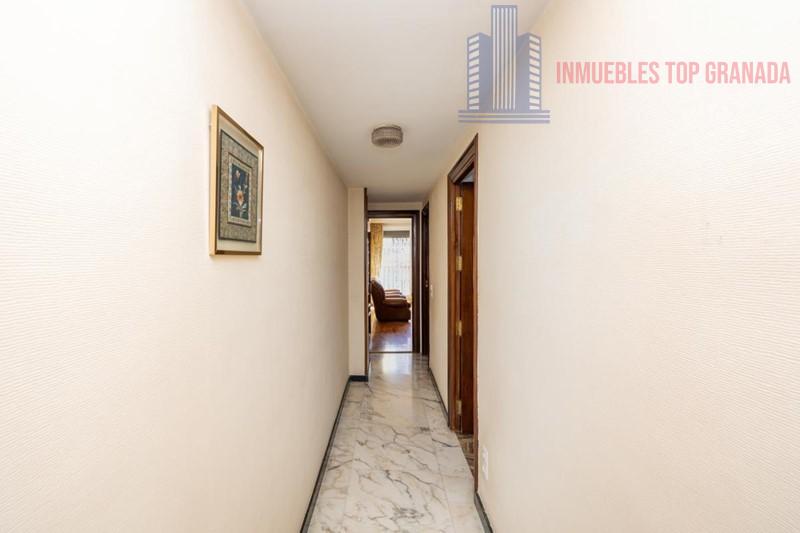 For sale of flat in Granada