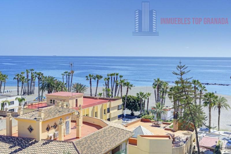 For sale of penthouse in Almuñécar