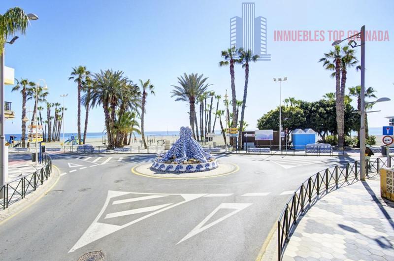 For sale of penthouse in Almuñécar