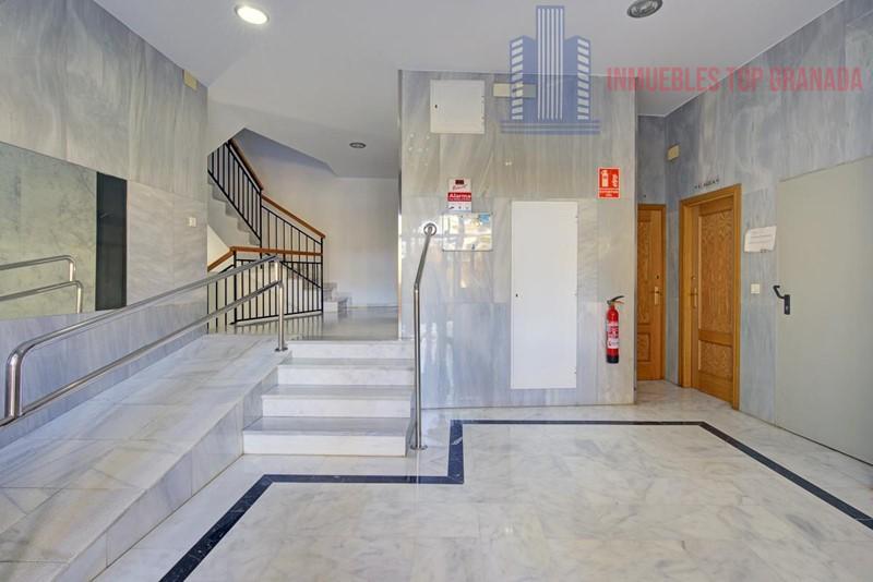 For sale of penthouse in Almuñécar