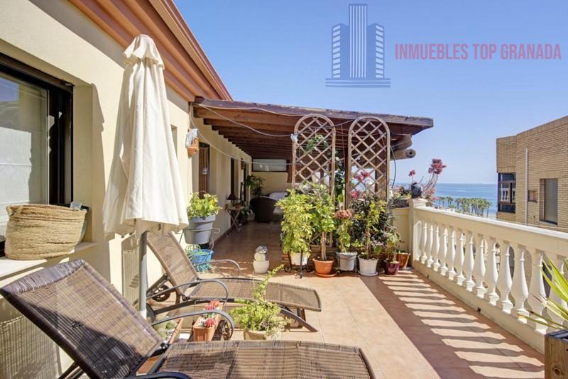 For sale of penthouse in Almuñécar