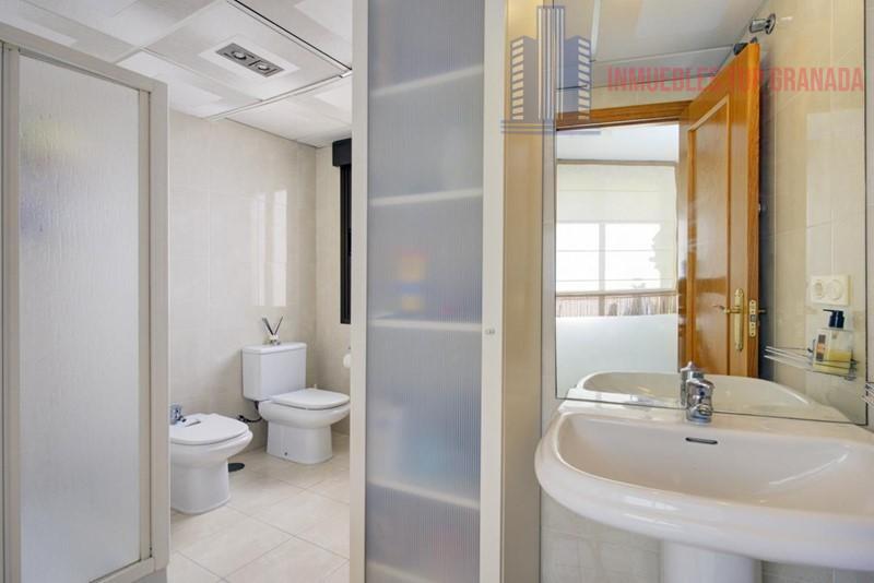 For sale of penthouse in Almuñécar
