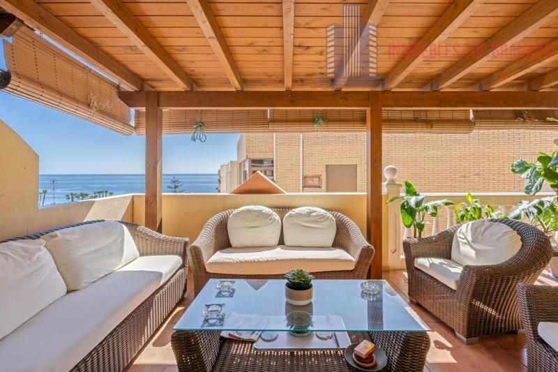 For sale of penthouse in Almuñécar