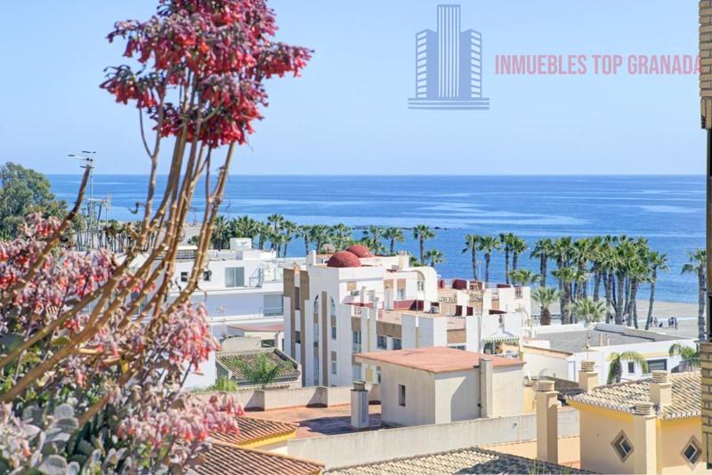 For sale of penthouse in Almuñécar