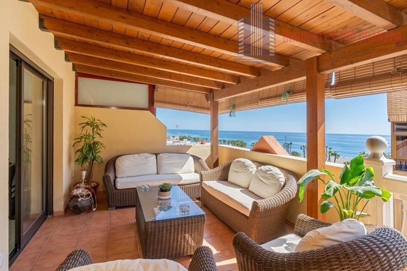 For sale of penthouse in Almuñécar