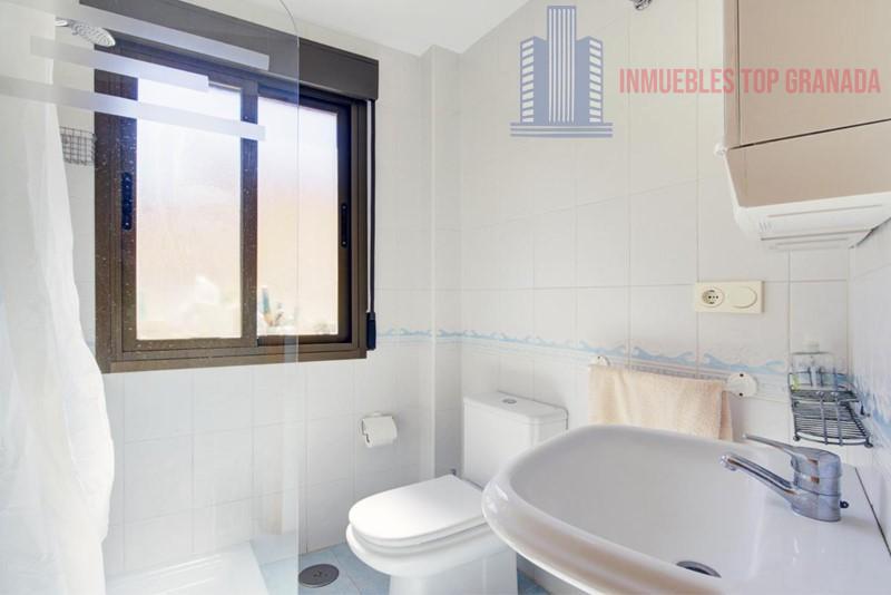 For sale of penthouse in Almuñécar