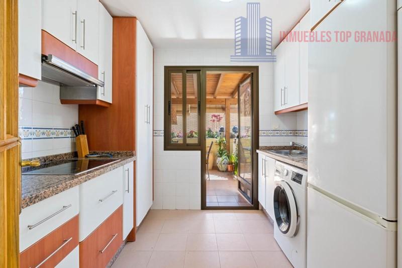 For sale of penthouse in Almuñécar