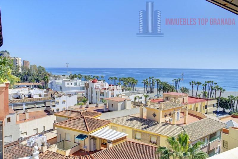 For sale of penthouse in Almuñécar