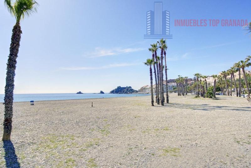For sale of penthouse in Almuñécar