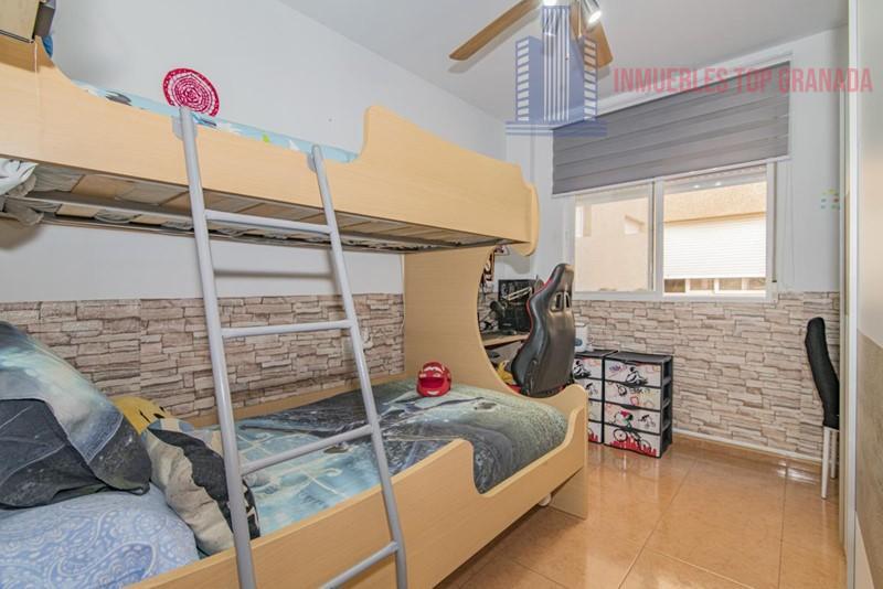 For sale of flat in Las Gabias