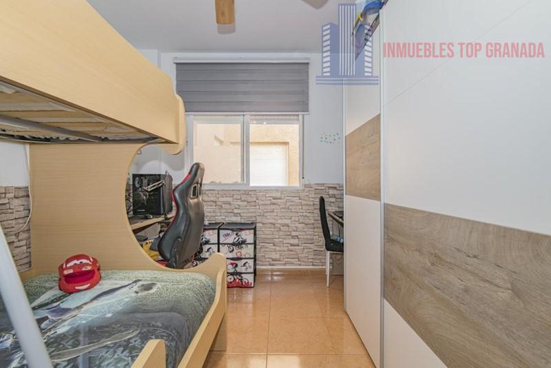 For sale of flat in Las Gabias
