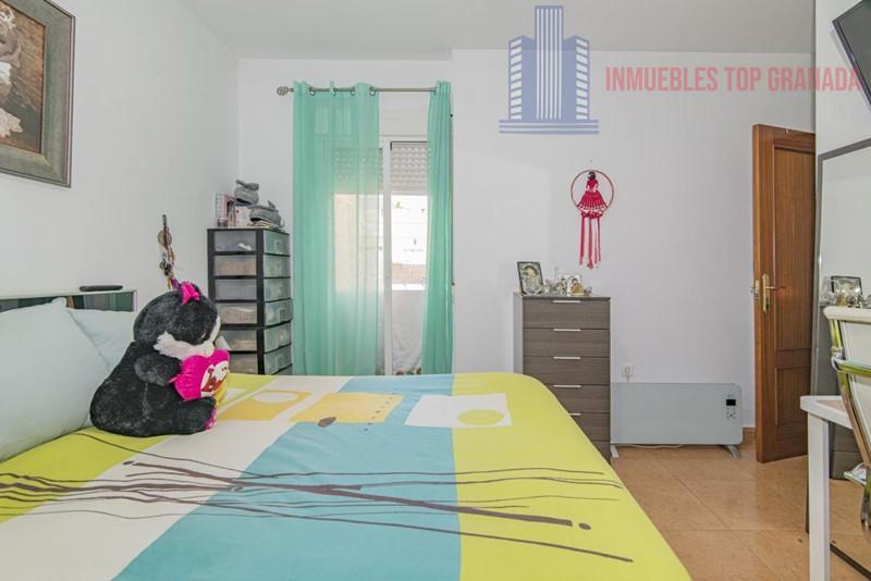 For sale of flat in Las Gabias
