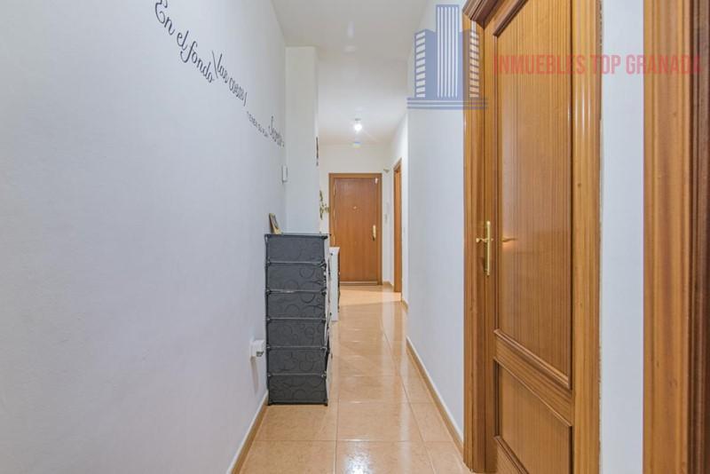 For sale of flat in Las Gabias