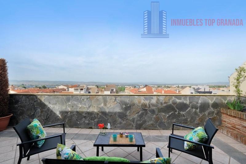 For sale of penthouse in Maracena