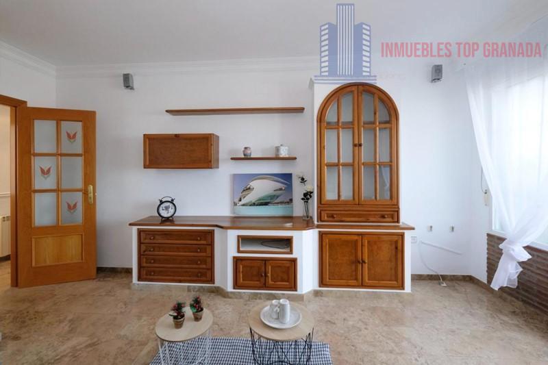 For sale of penthouse in Maracena