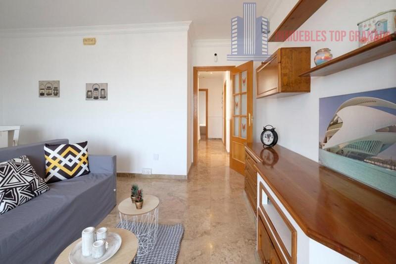 For sale of penthouse in Maracena