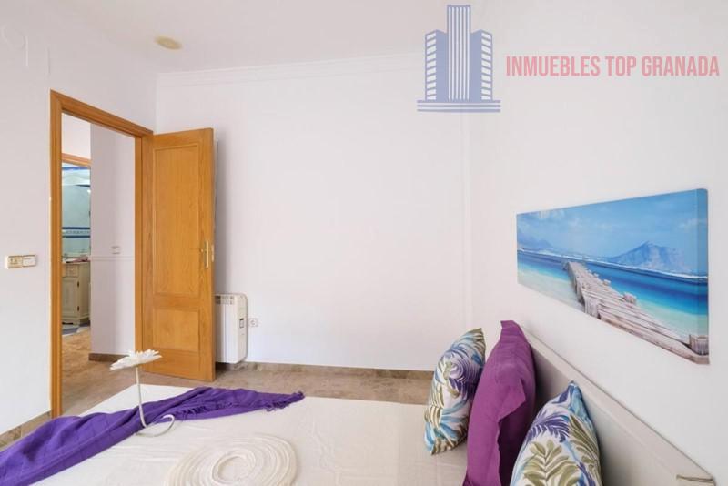 For sale of penthouse in Maracena