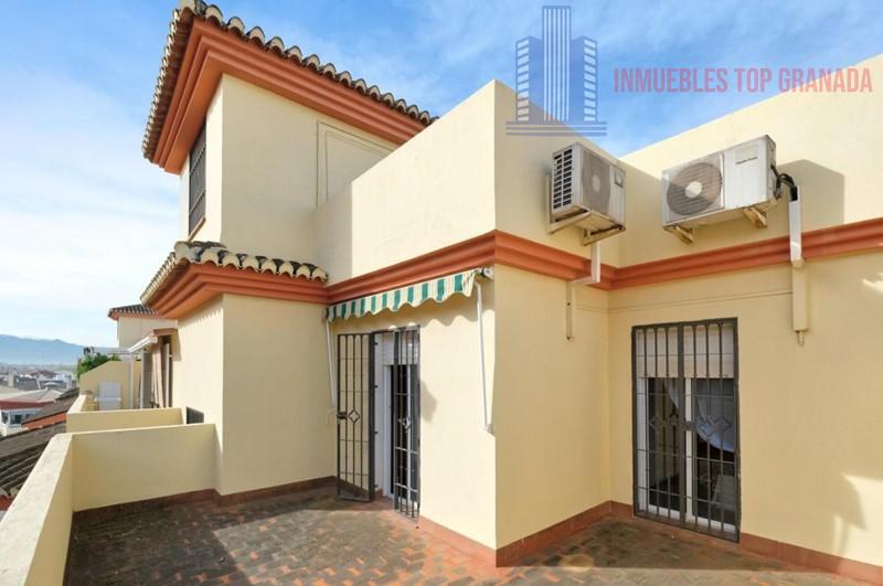 For sale of penthouse in Maracena