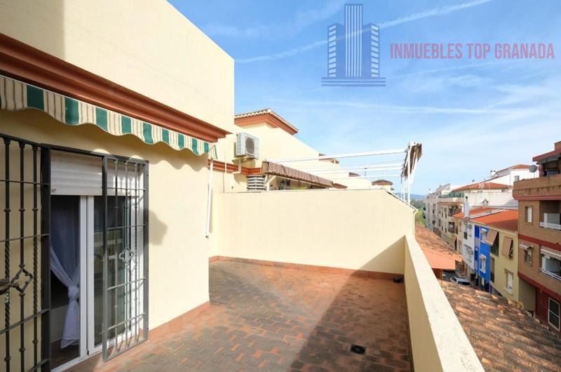 For sale of penthouse in Maracena