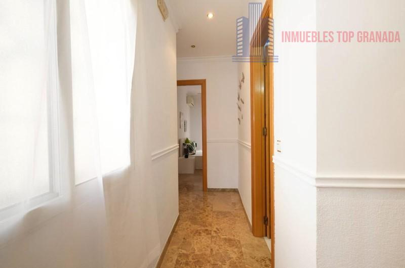 For sale of penthouse in Maracena