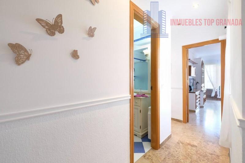 For sale of penthouse in Maracena