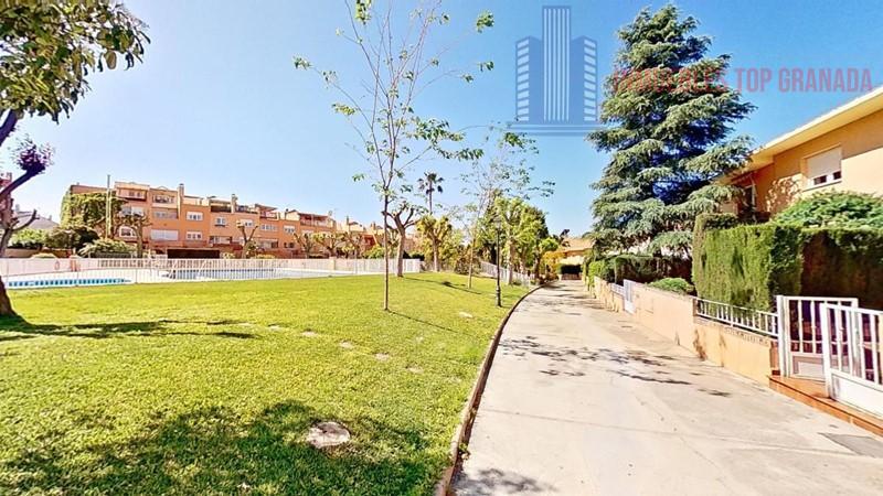 For sale of house in Granada