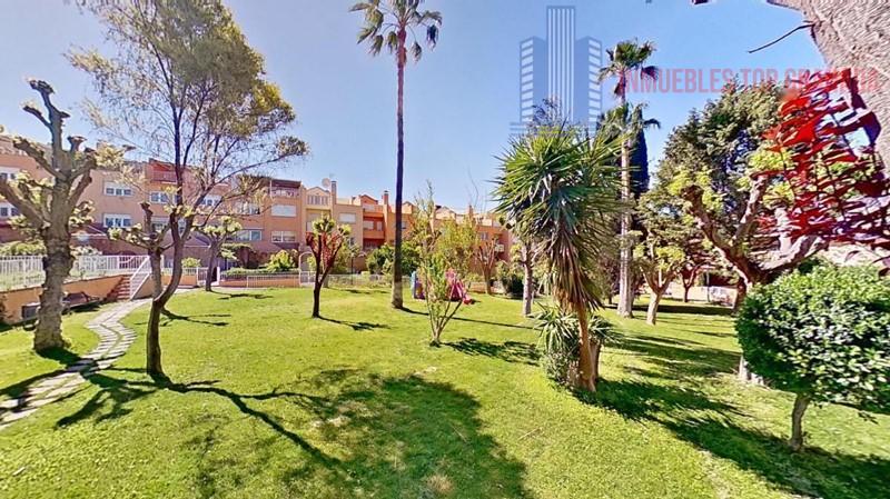 For sale of house in Granada