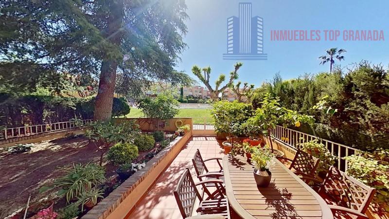 For sale of house in Granada