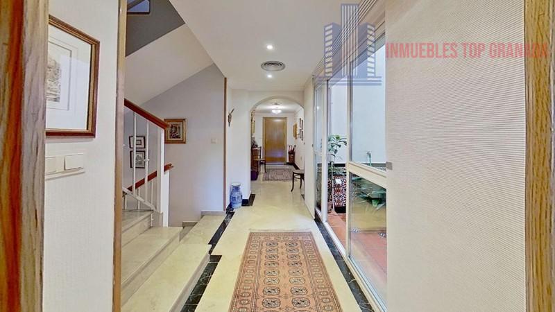 For sale of house in Granada