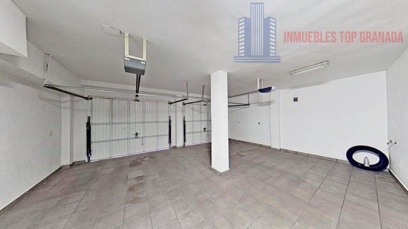 For sale of house in Granada