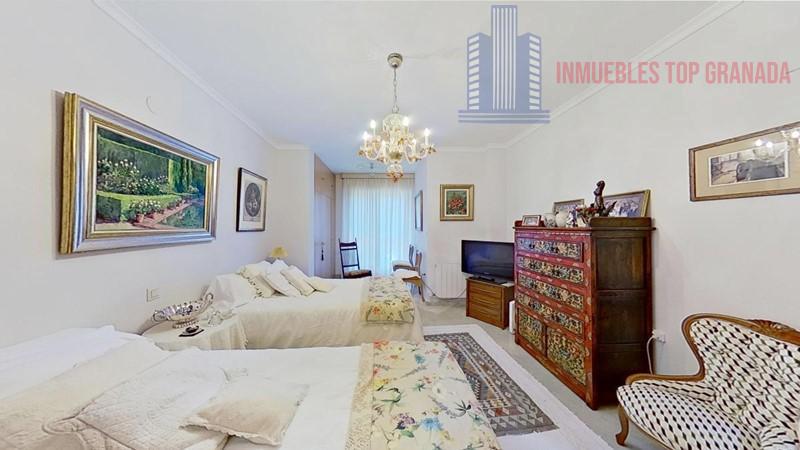 For sale of house in Granada