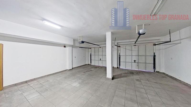 For sale of house in Granada