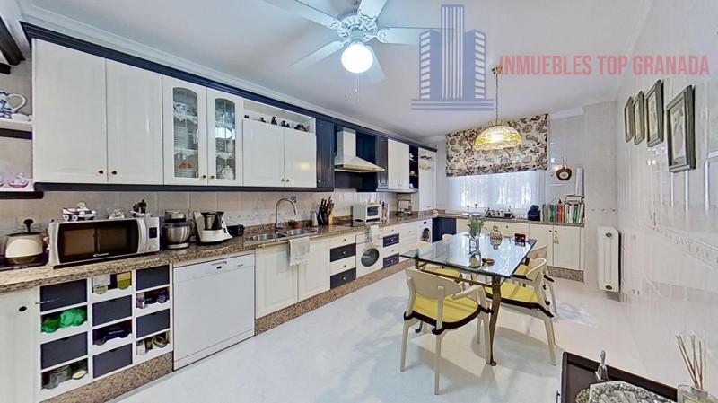 For sale of house in Granada