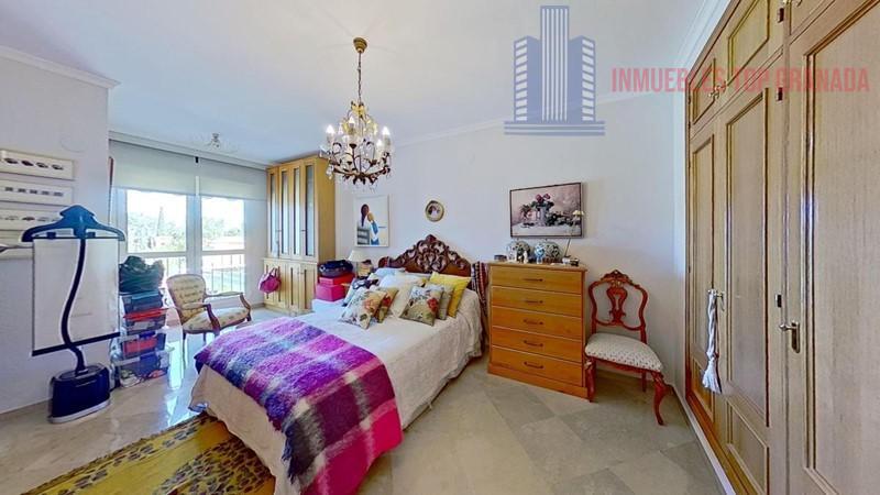 For sale of house in Granada