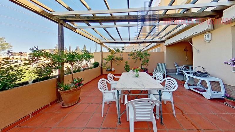 For sale of house in Granada