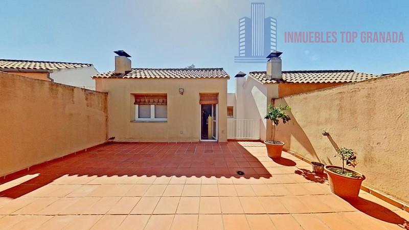 For sale of house in Granada