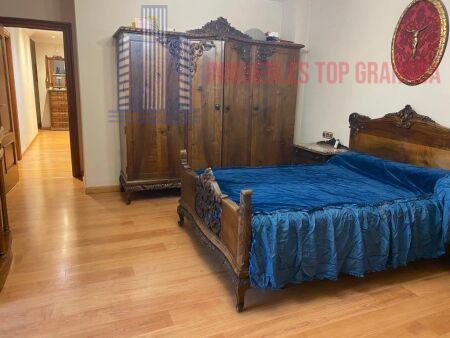 For sale of flat in Granada
