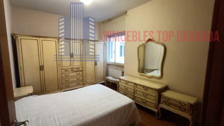 For sale of flat in Granada