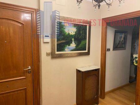 For sale of flat in Granada