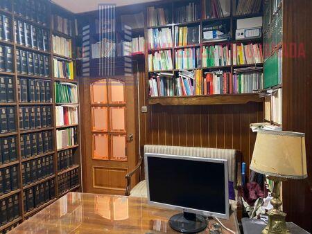 For sale of flat in Granada