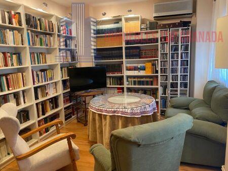 For sale of flat in Granada