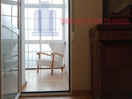 For sale of flat in Granada
