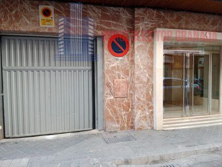 For sale of flat in Granada