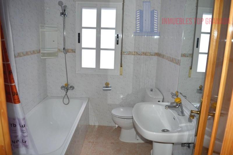 For sale of flat in Cúllar Vega
