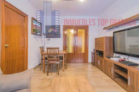 For sale of flat in Granada