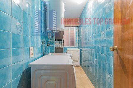 For sale of flat in Granada