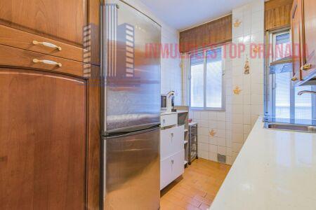 For sale of flat in Granada